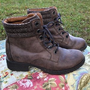 B.O.C. Volmer Taupe Brown Lace Up Ankle Boot Sz. 6